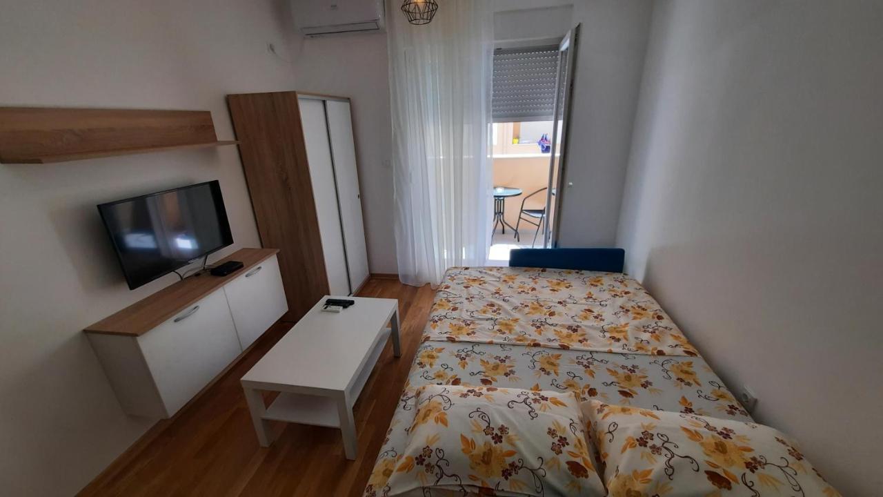 شقة بودغوريتْسا  في Apartman Seka المظهر الخارجي الصورة