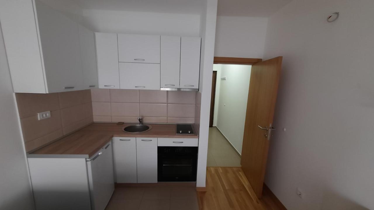 شقة بودغوريتْسا  في Apartman Seka المظهر الخارجي الصورة