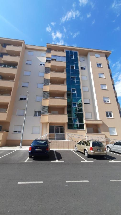 شقة بودغوريتْسا  في Apartman Seka المظهر الخارجي الصورة